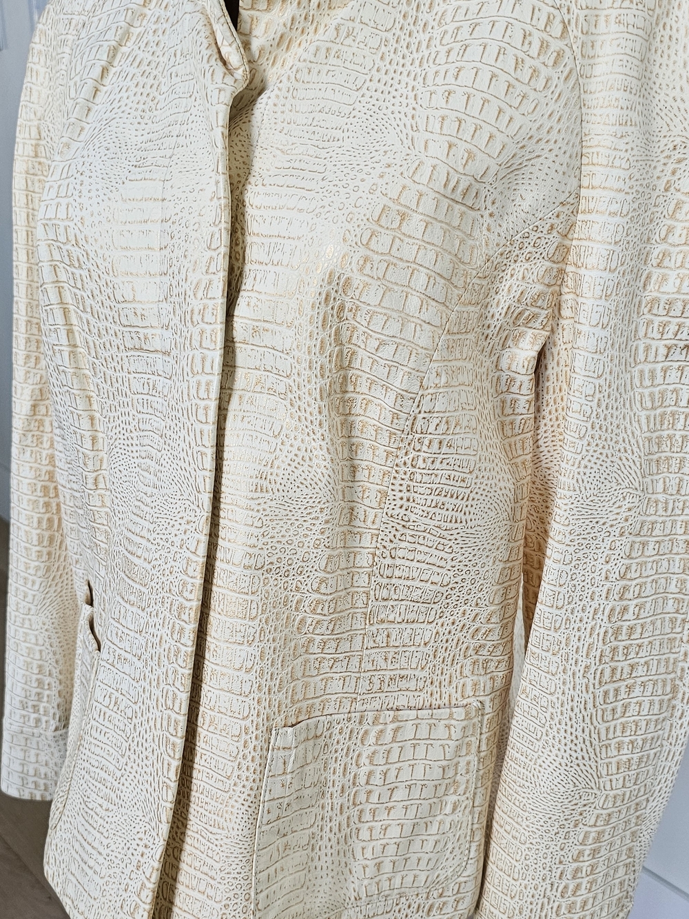 Tesori Cream Croc-Embossed Leather Long SleeveJacket Womens L
